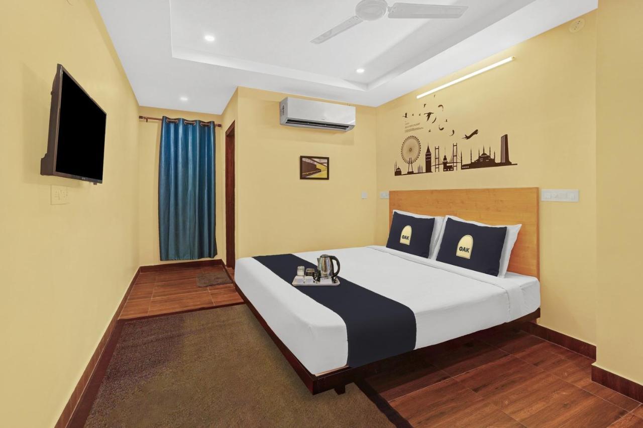 Capital O De Alphabet Kakinada Hotel Kültér fotó