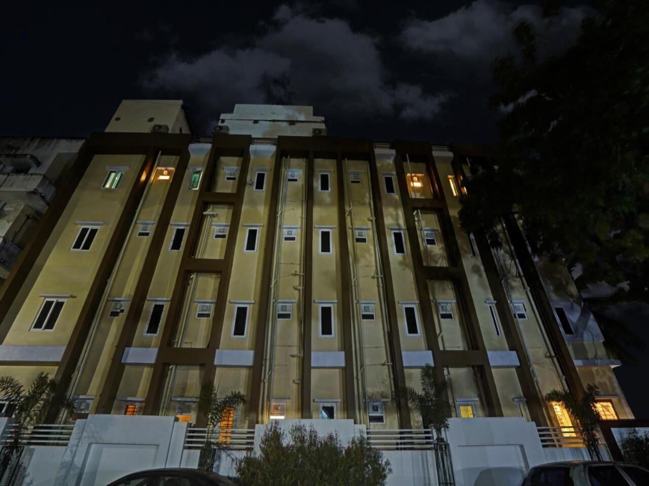 Capital O De Alphabet Kakinada Hotel Kültér fotó