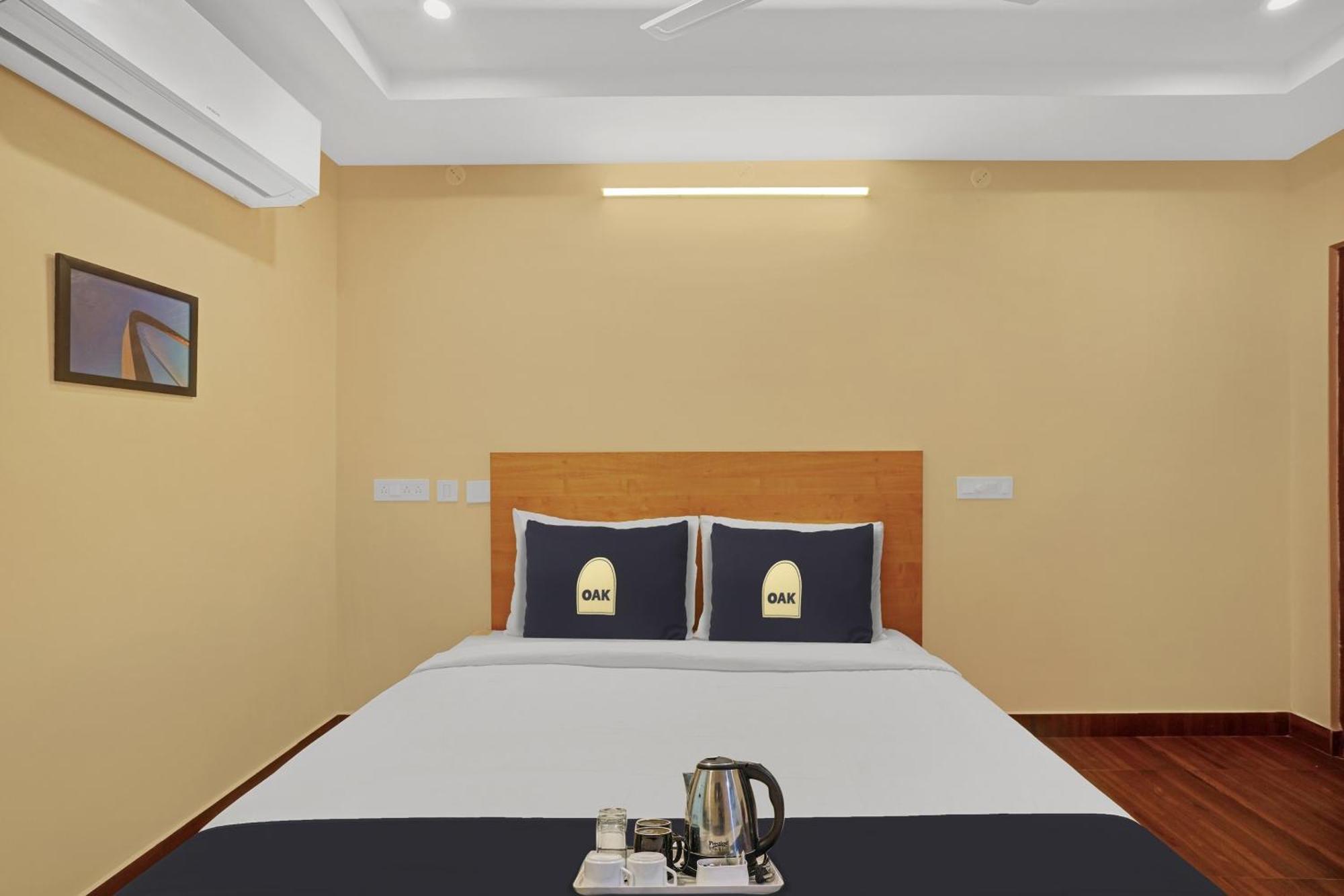 Capital O De Alphabet Kakinada Hotel Kültér fotó