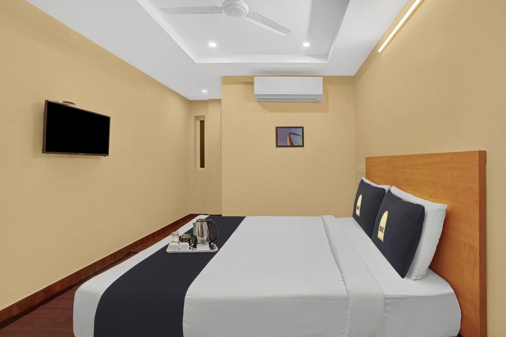 Capital O De Alphabet Kakinada Hotel Kültér fotó