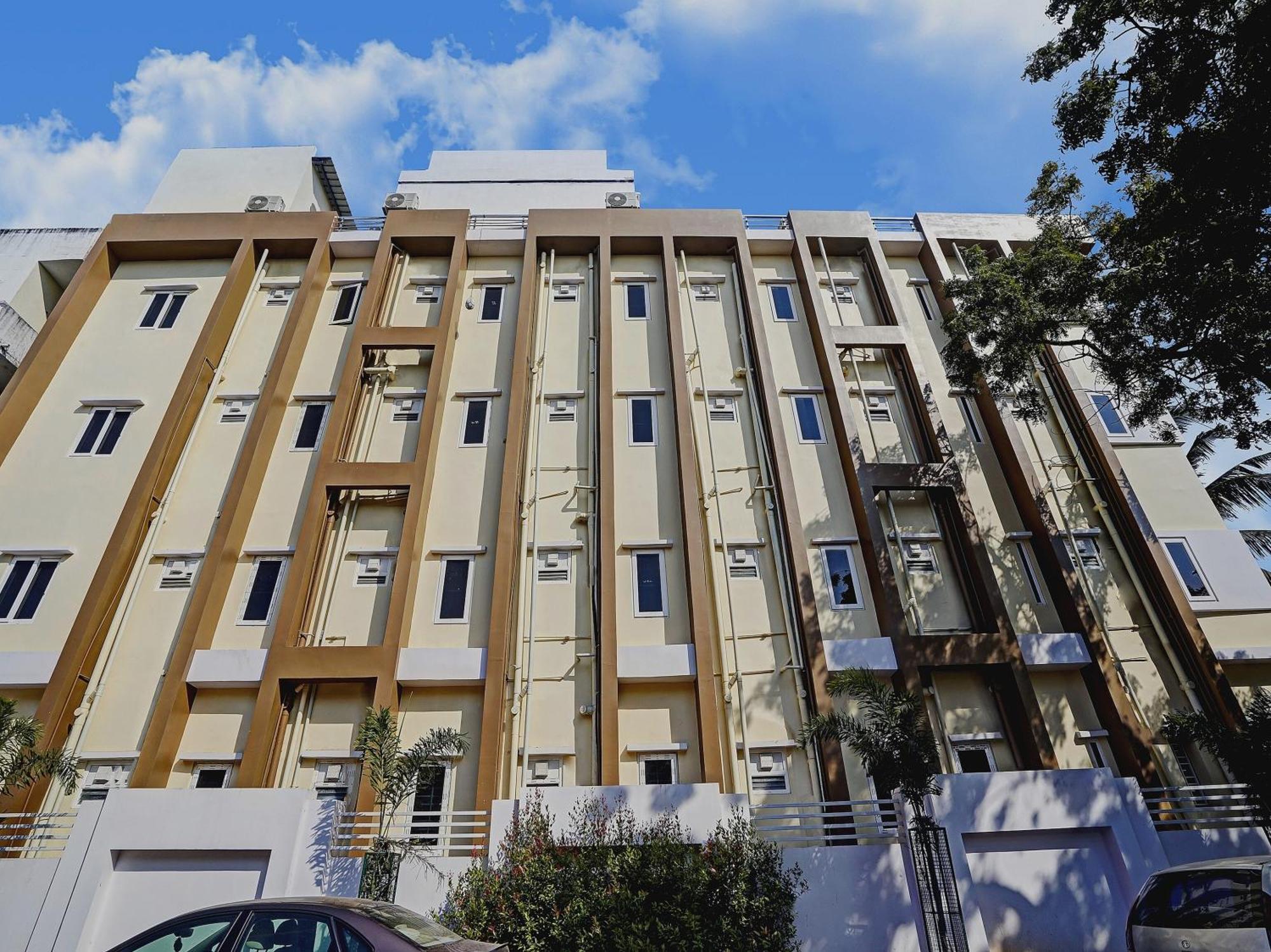 Capital O De Alphabet Kakinada Hotel Kültér fotó