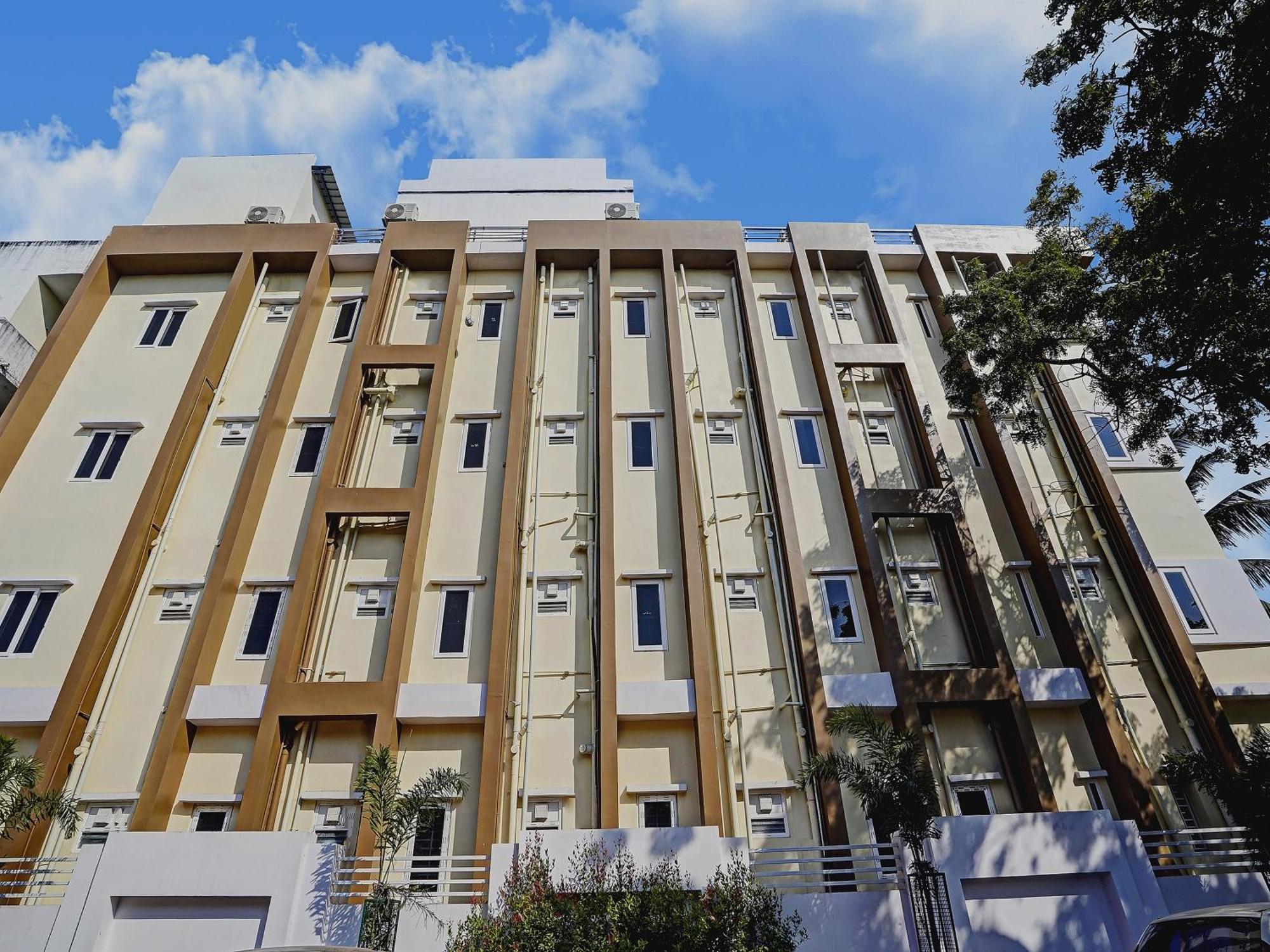 Capital O De Alphabet Kakinada Hotel Kültér fotó